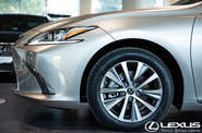 Lexus ES Business