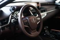 Lexus ES Business