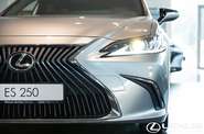 Lexus ES Business