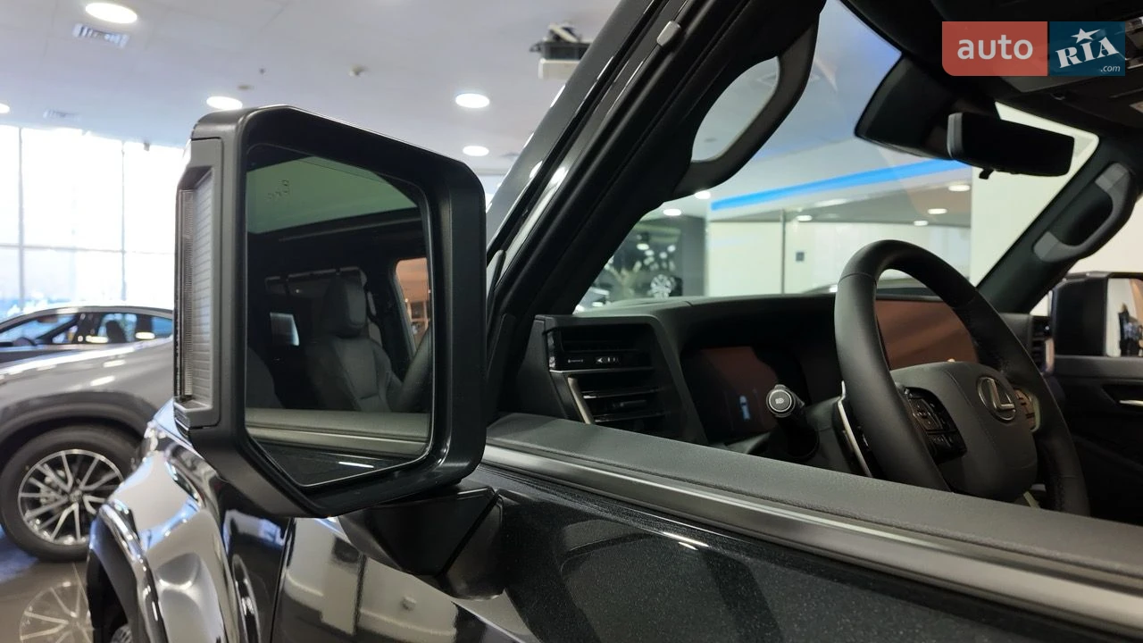 Lexus-5