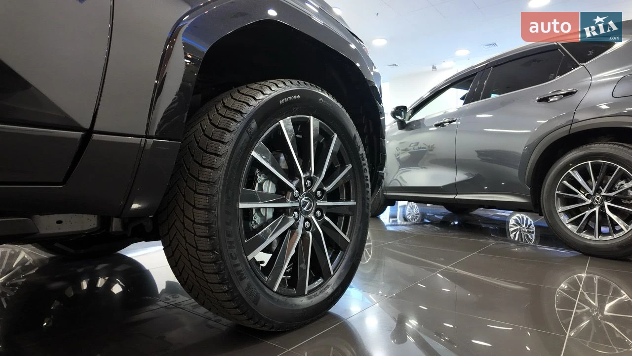 Lexus-6