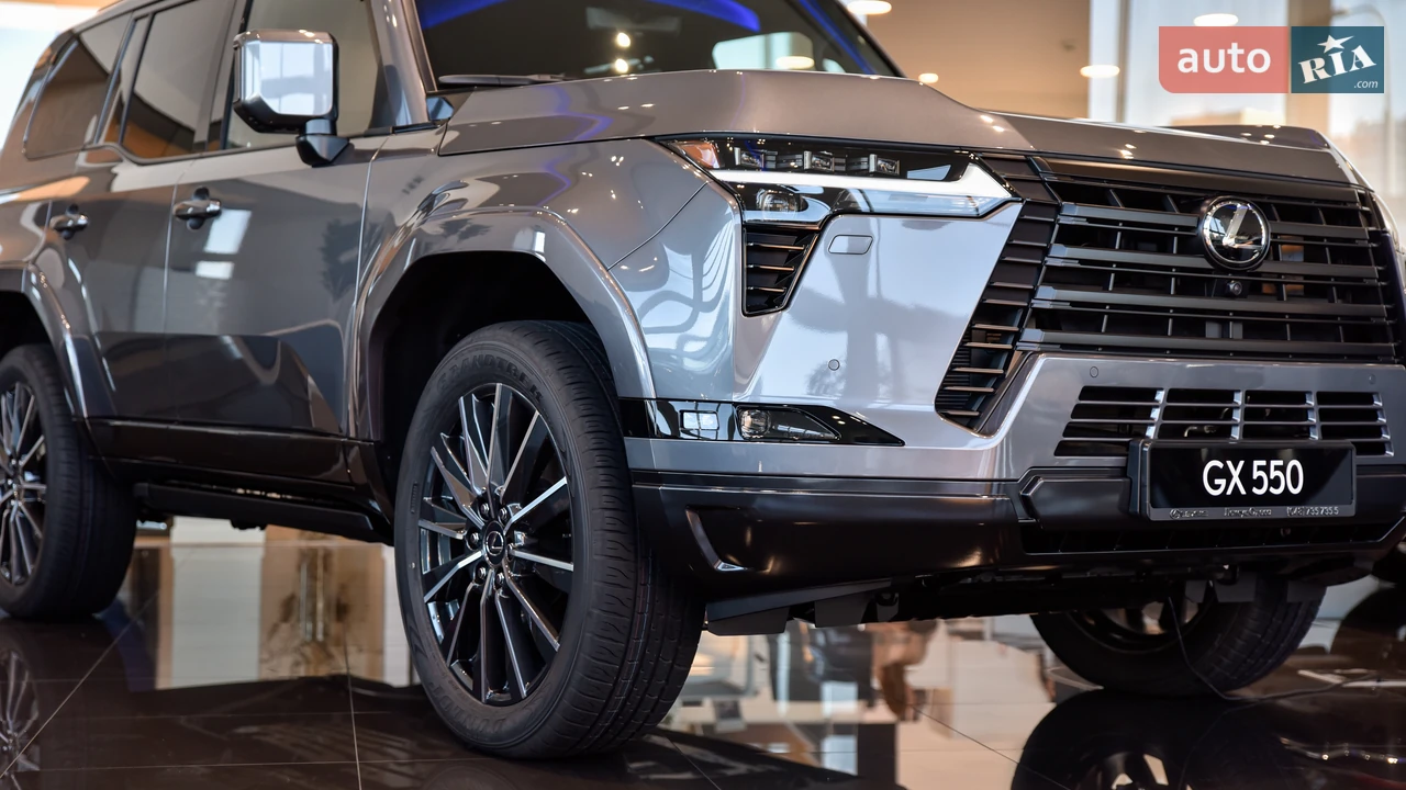 Lexus-8