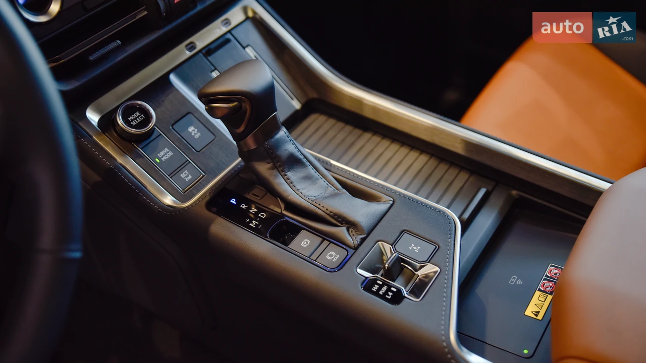Lexus-1