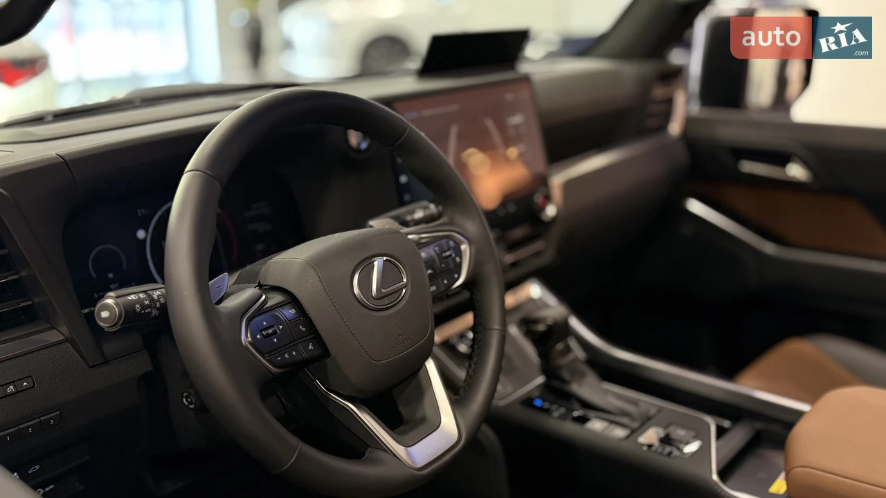 Lexus-16