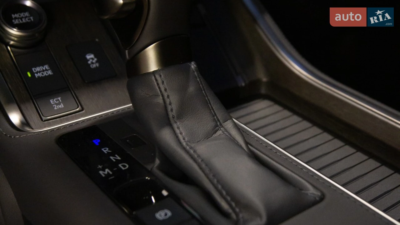 Lexus-19