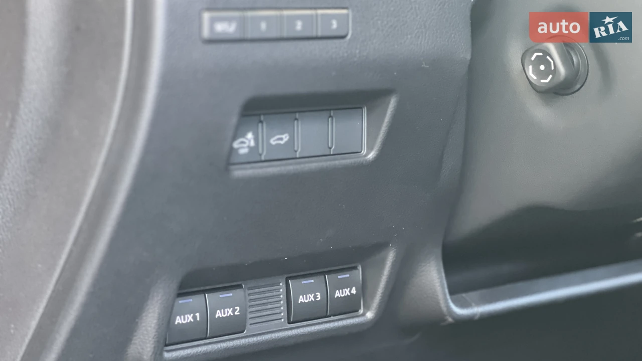 Lexus-26