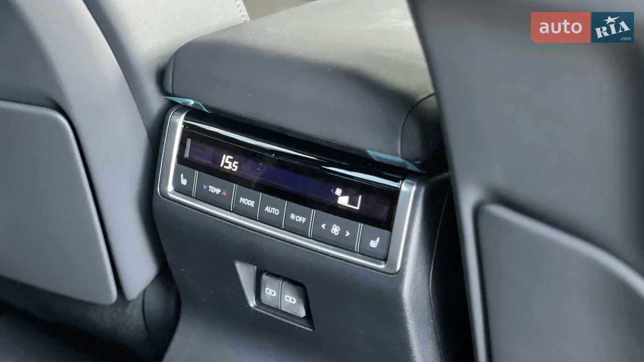 Lexus-24
