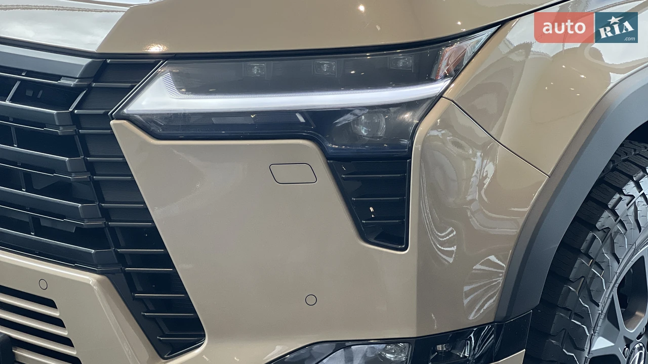 Lexus-5