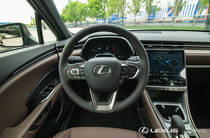 Lexus LBX Elegant