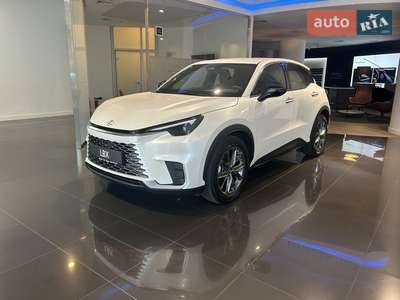 Новий Lexus LBX 2025 - фото 2