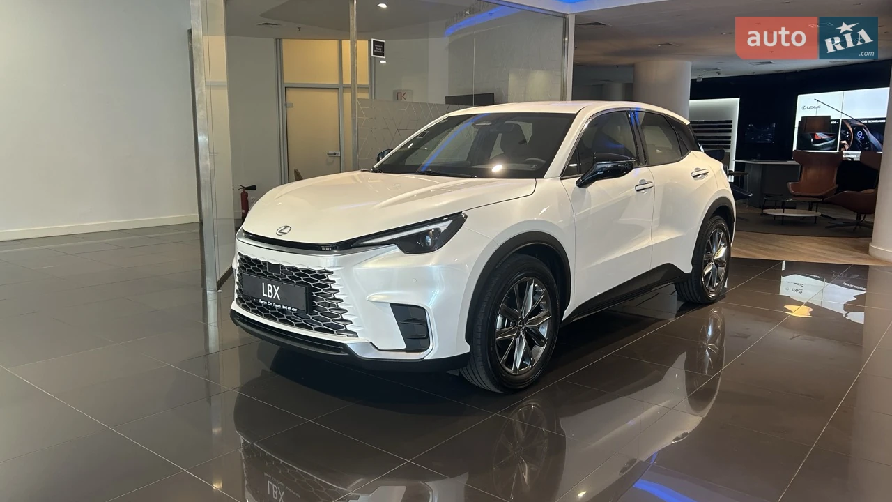 Lexus LBX Elegant