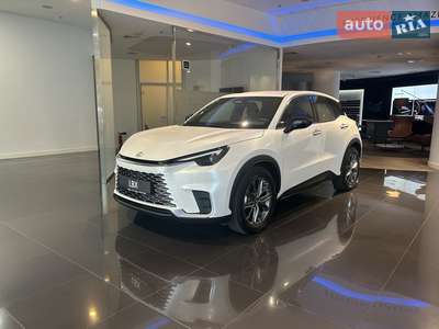 Lexus LBX 2025 Elegant 1.5h CVT (136 к.с.)