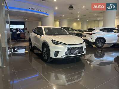 Новий Lexus LBX 2025 - фото 3