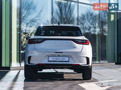 Новий Lexus LBX 2025 - фото 5
