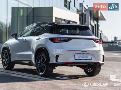 Новий Lexus LBX 2025 - фото 3