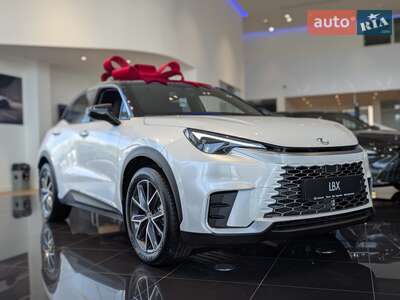 Новий Lexus LBX 2025