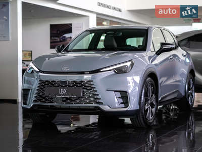 Lexus LBX 2025 Elegant