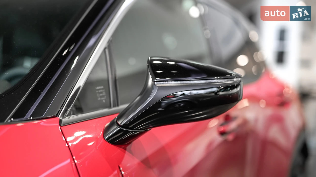 Lexus-8