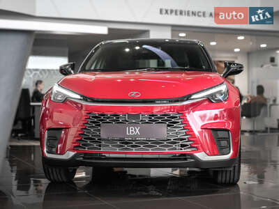 Новий Lexus LBX 2025 - фото 2