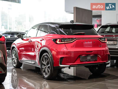 Новий Lexus LBX 2025 - фото 4