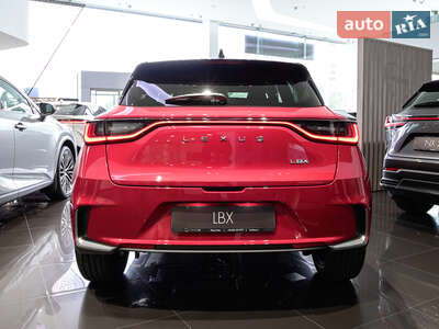 Новий Lexus LBX 2025 - фото 5