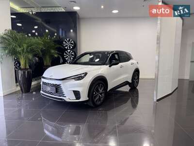 Новий Lexus LBX 2025 - фото 3