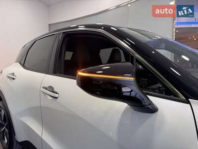 Новий Lexus LBX 2025 - фото 4