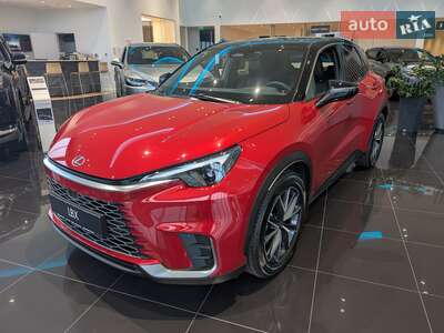 Новий Lexus LBX 2025 - фото 2