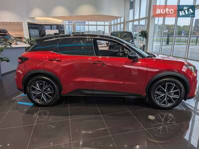 Новий Lexus LBX 2025 - фото 3