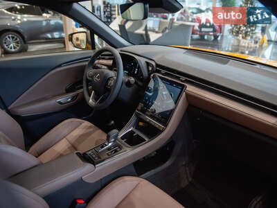 Новий Lexus LBX 2025 - фото 4