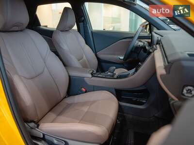 Новий Lexus LBX 2025 - фото 5