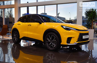 Lexus LBX 1.5h CVT (136 к.с.) 2025