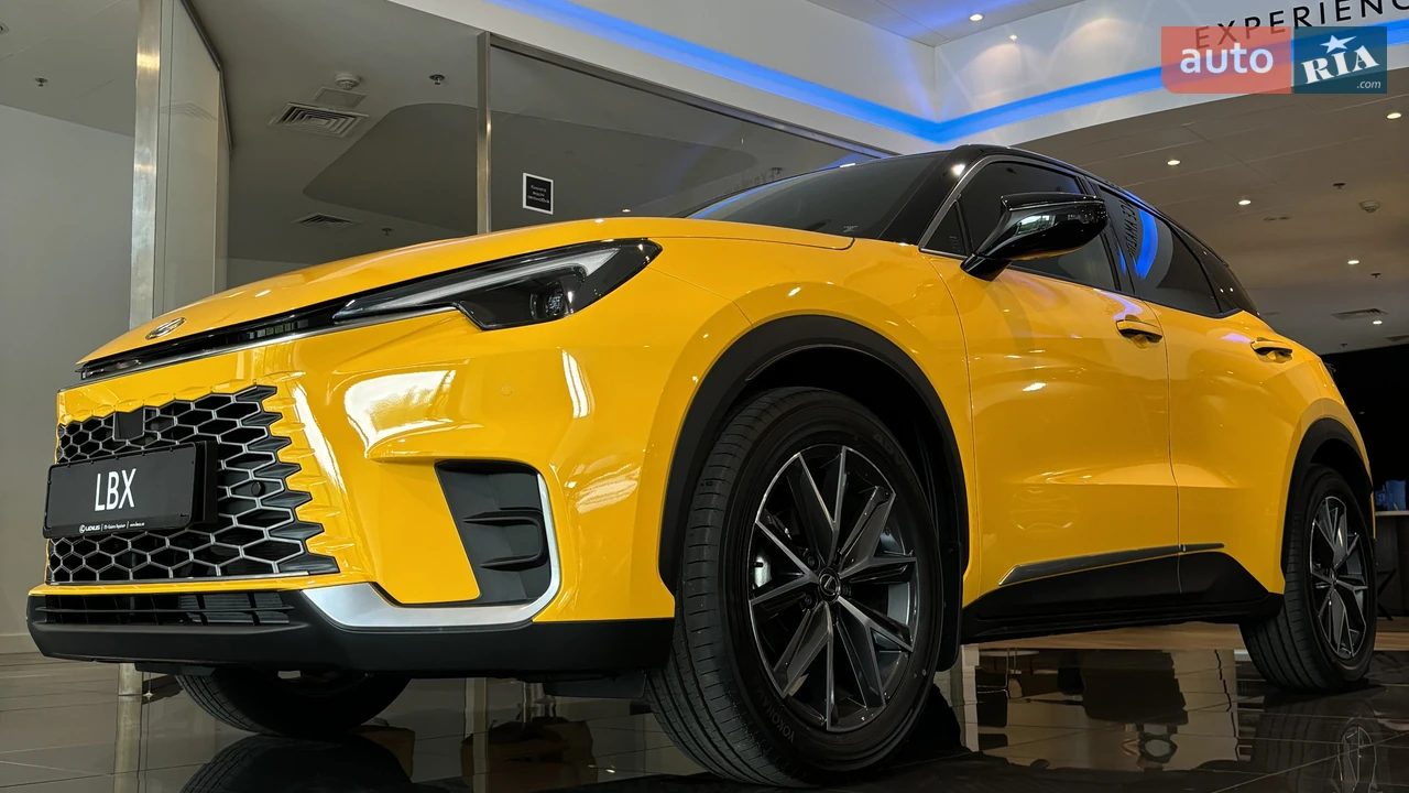 Lexus-16