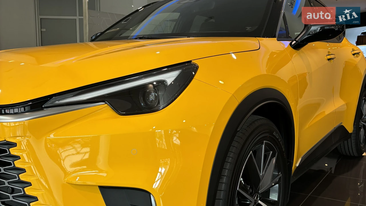 Lexus-12