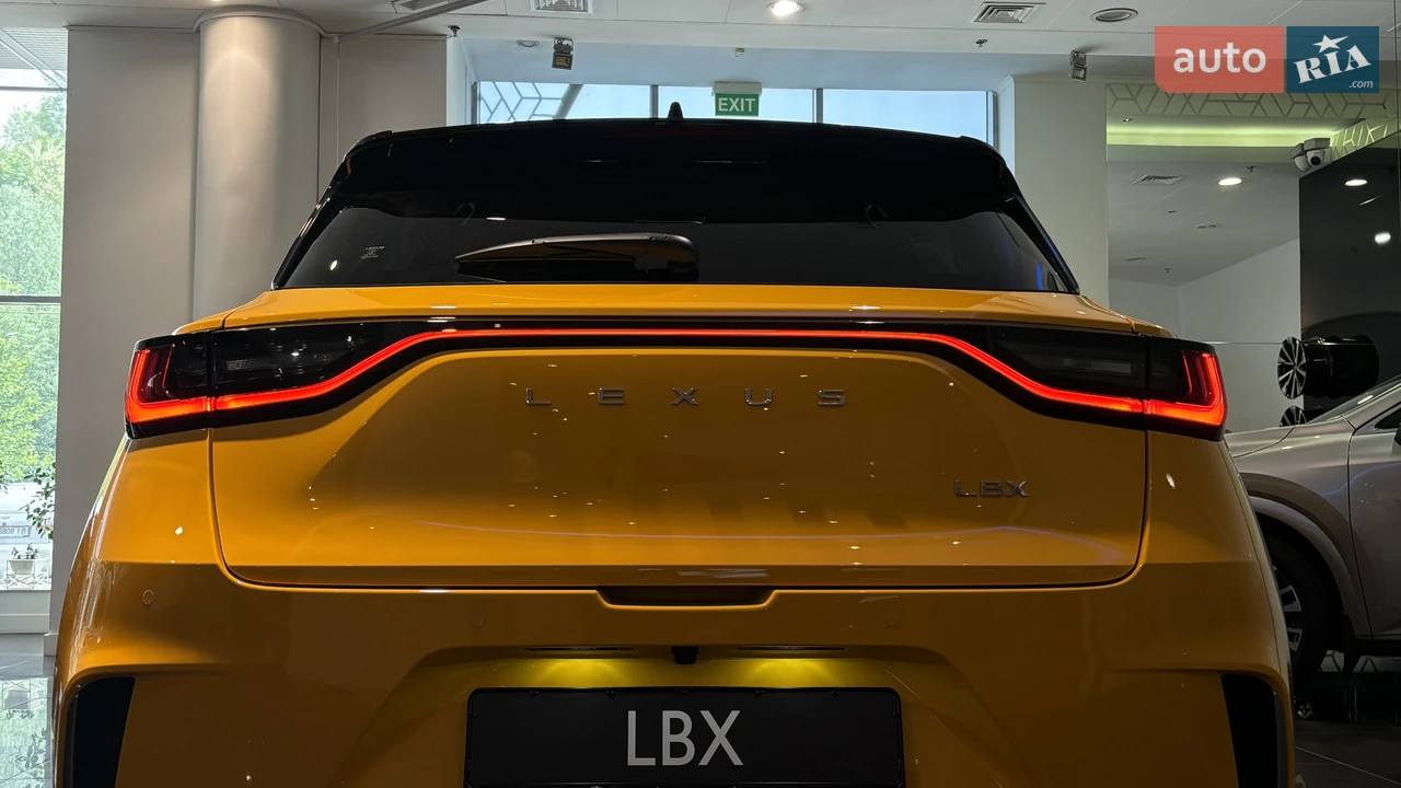 Lexus-7