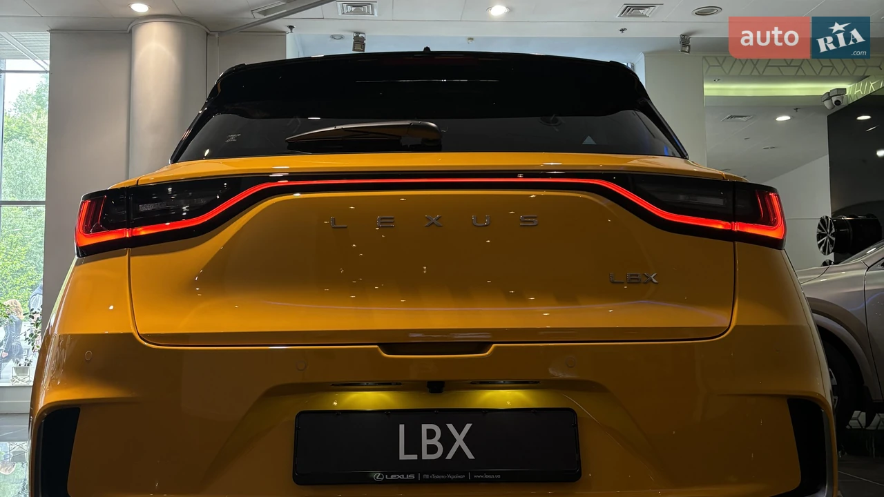 Lexus-6