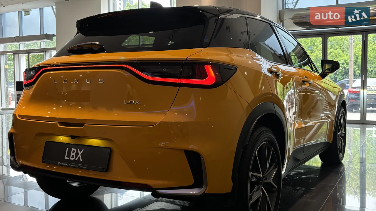 Lexus-5