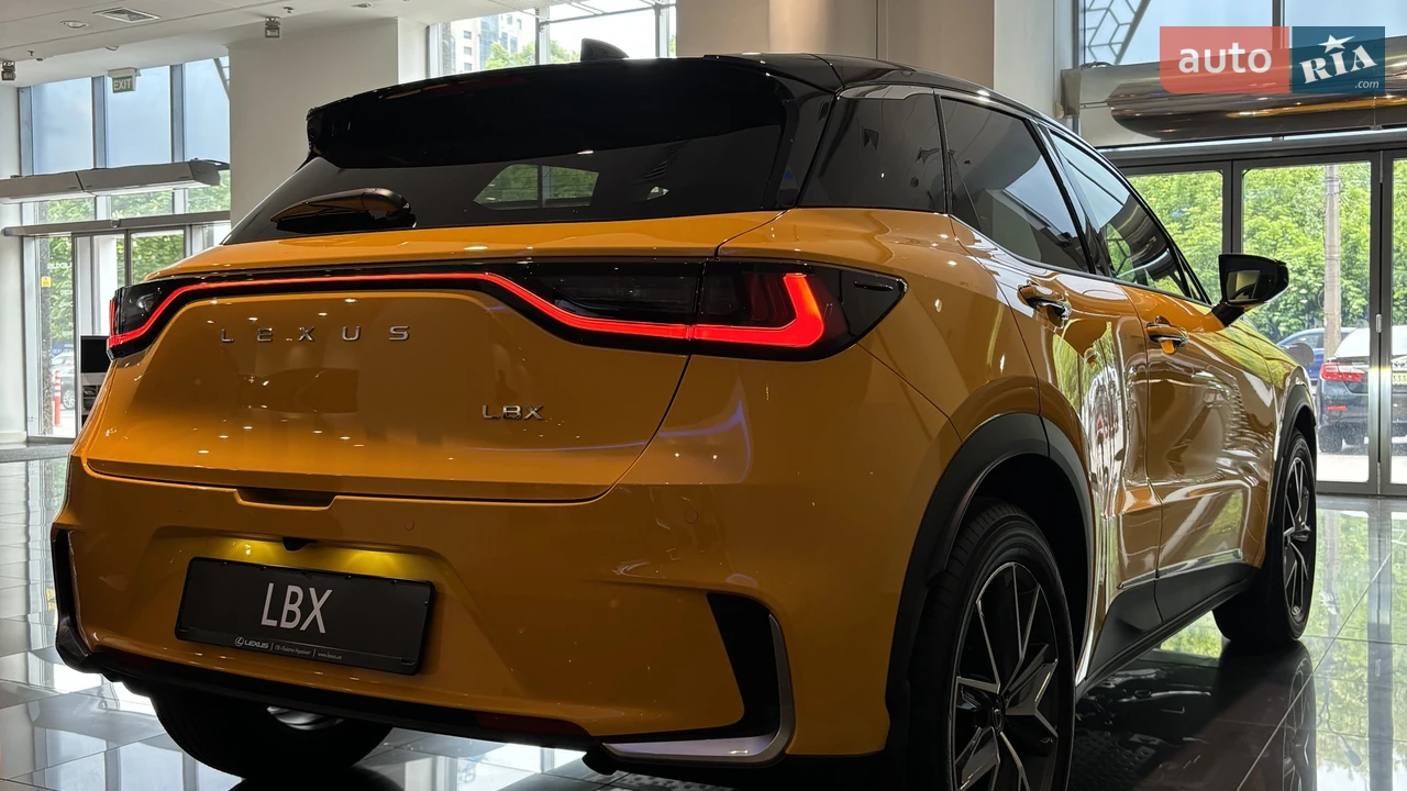 Lexus-4