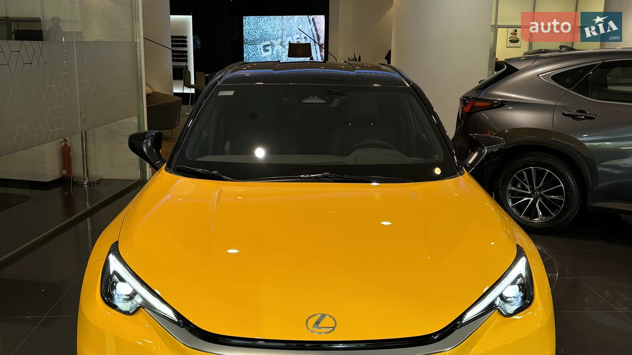 Lexus-42