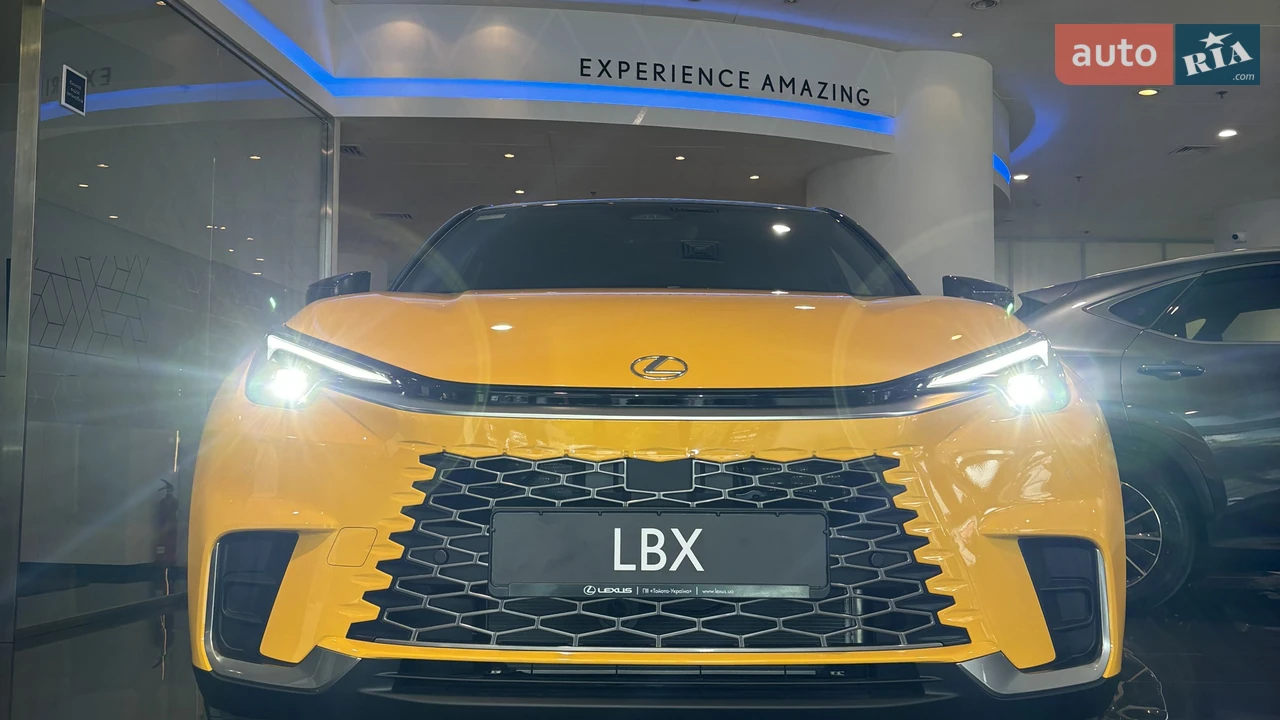 Lexus-40