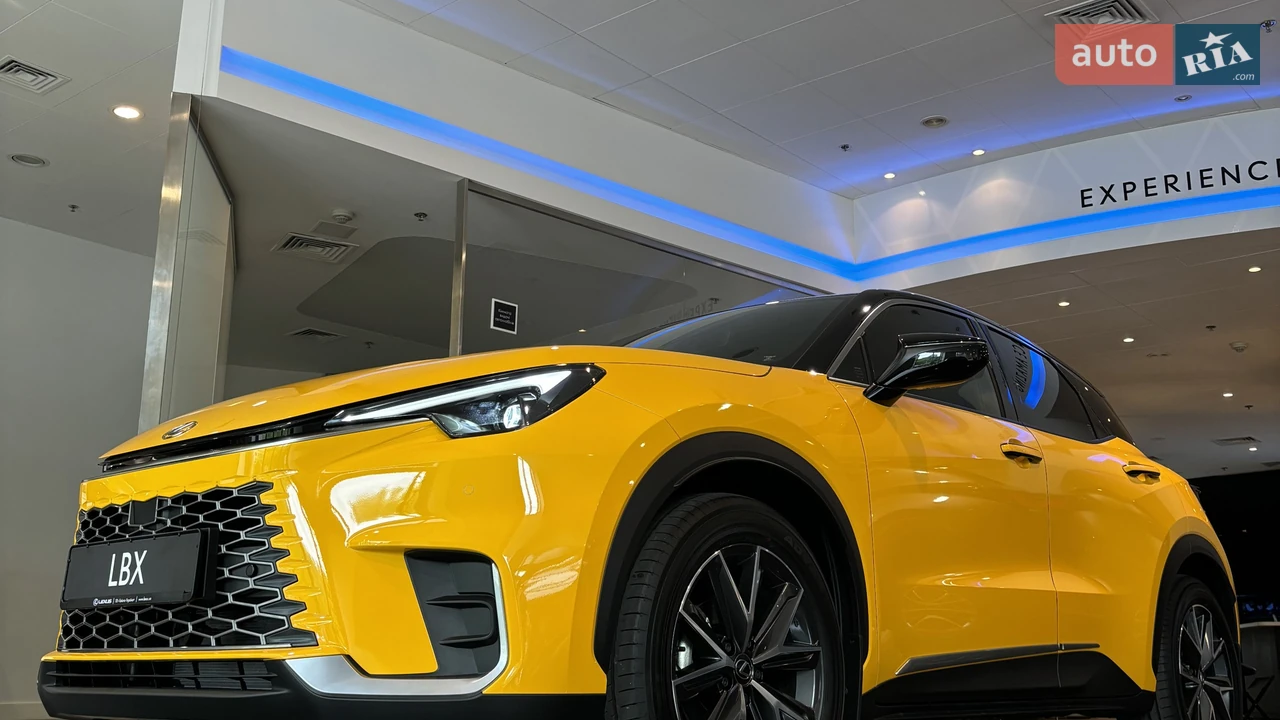 Lexus-38