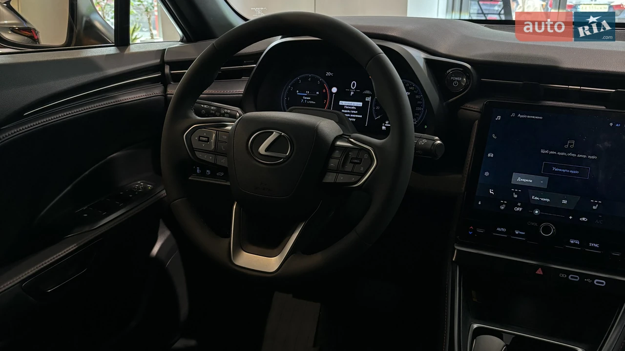 Lexus-25
