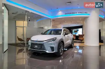 Lexus LBX