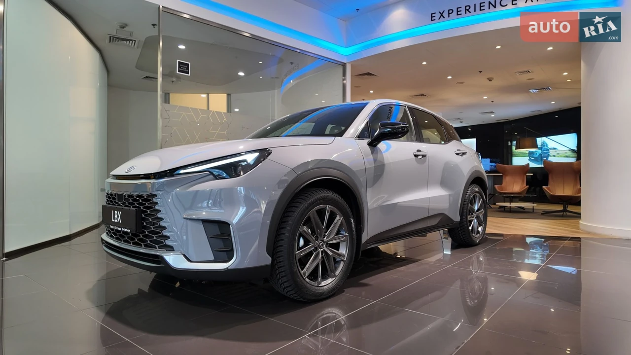 Lexus-8