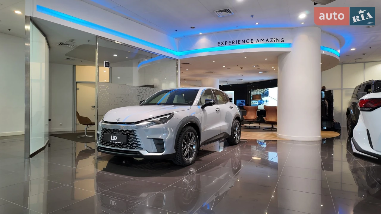 Lexus-9