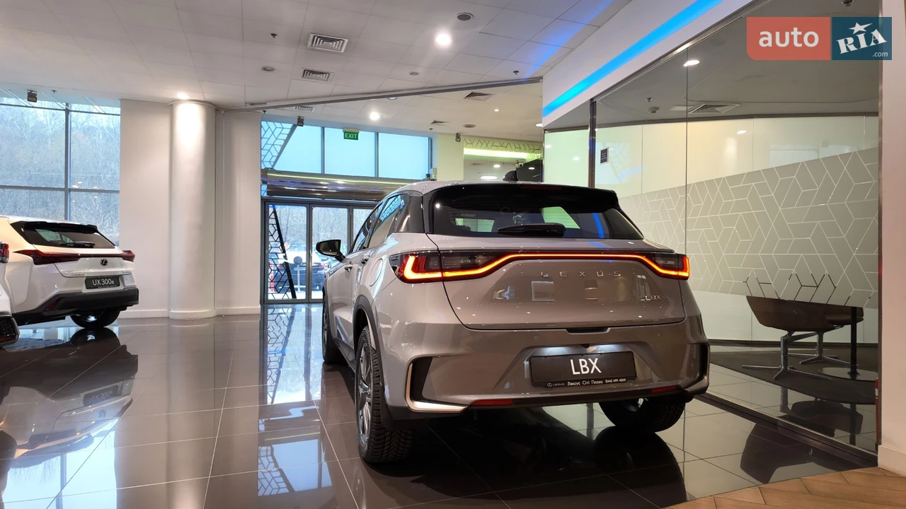 Lexus-13