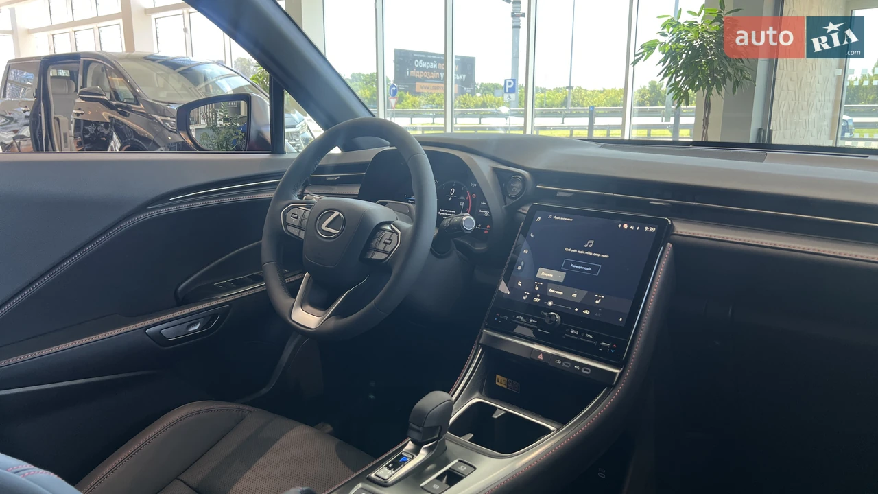 Lexus-17