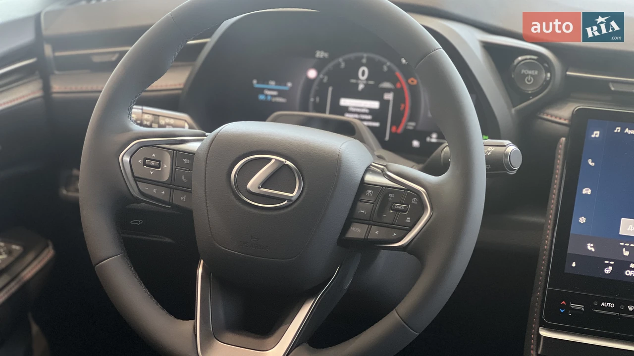 Lexus-15