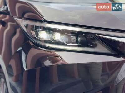 Новий Lexus LM 2025 - фото 4