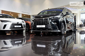 Lexus LM 2025 Luxury